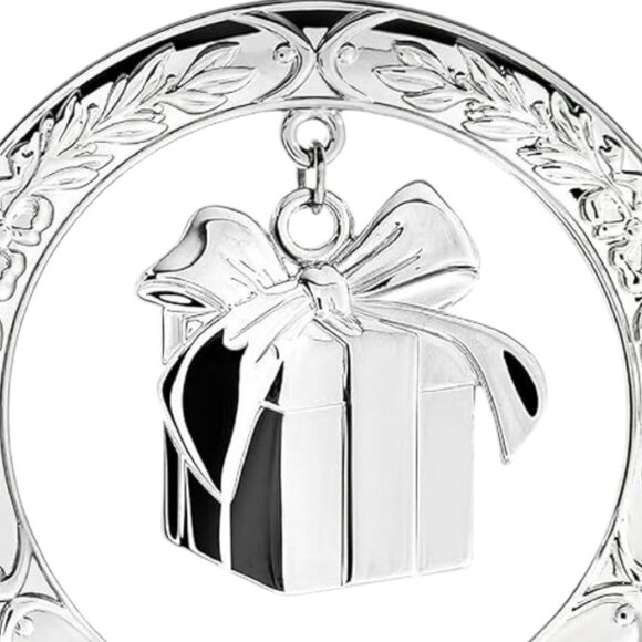 Christmas Silver 3" x 3" Wreath with Gift Box Pendant Engraved Tree Ornament - Picture 8 of 10